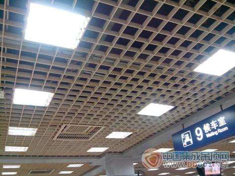 車站裝飾吊頂天花格柵廠家-企業(yè)產品-佛山市歐百建材科技【集